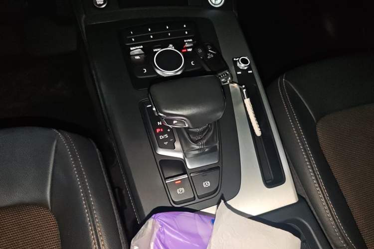 Used Audi Q5L 2020 Revised 40 TFSI Prestige Edition Gear Lever