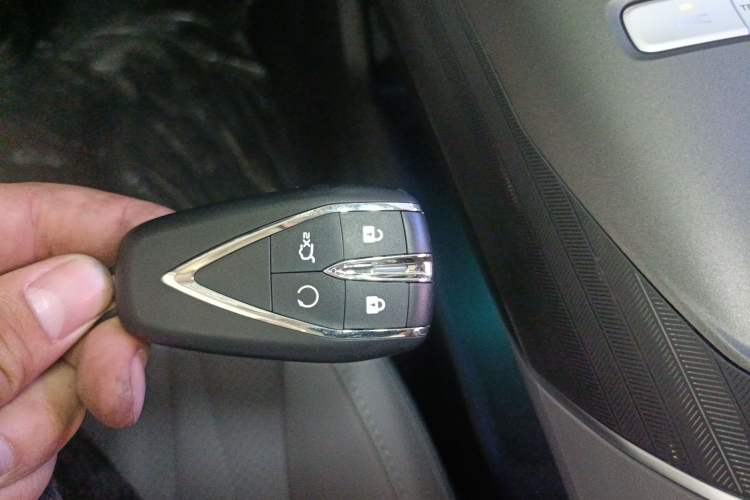 Used CHANGAN Eado PHEV 2025 Smart New Blue Whale 145KM Battleship Edition Vehicle Key