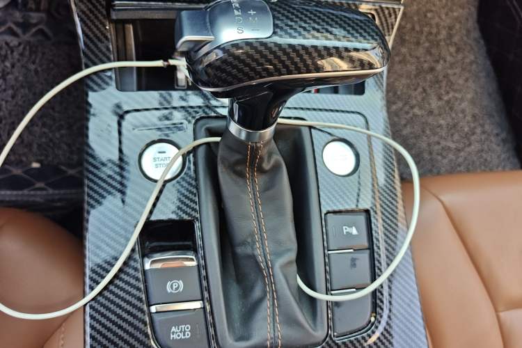 Used Hongqi H5 2018 30TD Smart Connect Dynamic Edition Gear Lever