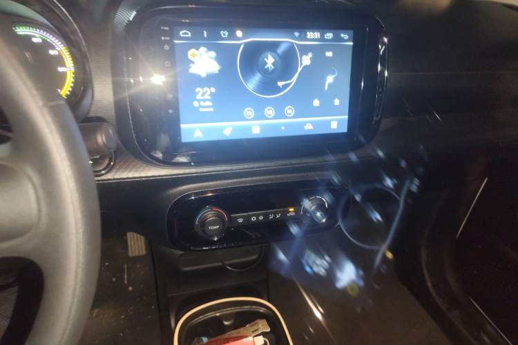 Used Roewe Clever 2021 302 km New Four-Seater Super-Efficient Version