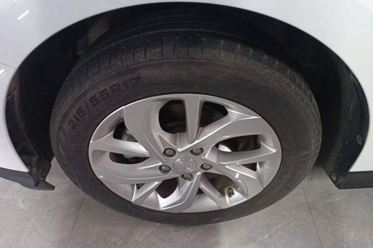 Used Buick Velite 6 2023 Revised Version 430 km Range – Commuter Edition
