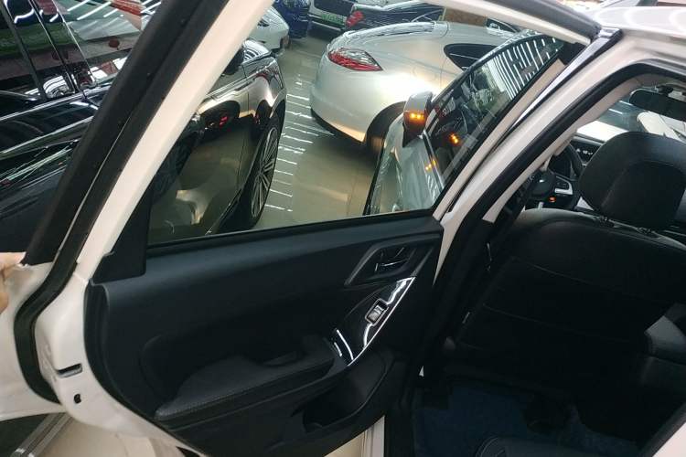 Used Subaru Forester 2016 2.0i Fashion Navigation Edition