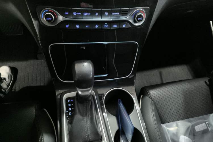 Used Hyundai Tucson 2019 280TGDi Dual-Clutch Two-Wheel Drive Smart Connect Version China V Standard Gear Lever