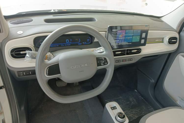 Used Geely Galaxy Panda 2025 210 km – Yuanqi Bear Center Console