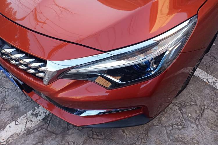 Used Venucia D60 2018 1.6L CVT Smart Connect Elite Edition Left Front Headlight