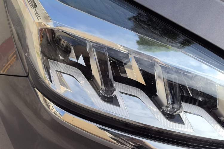 Used Chery Tiggo 8 2021 Kunpeng Edition 290TGDI Automatic Zhubfeng Version Right Front Headlight