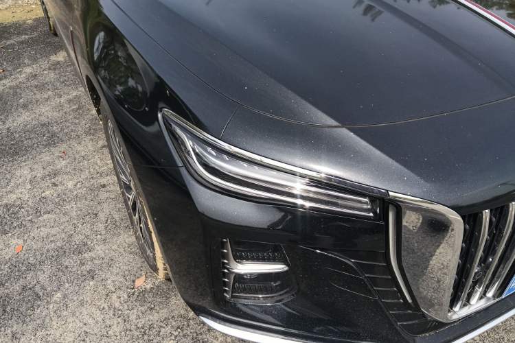 Used Hongqi H5 2023 2.0T Automatic Smart Connect Flagship Edition Right Front Headlight