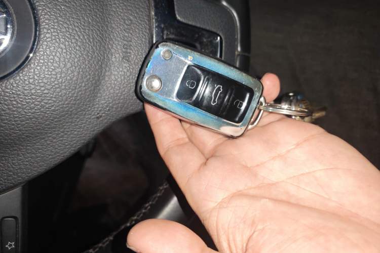 Used Volkswagen Tiguan 2015 1.8TSI Automatic Two-Wheel Drive Luxury Model Vehicle Key