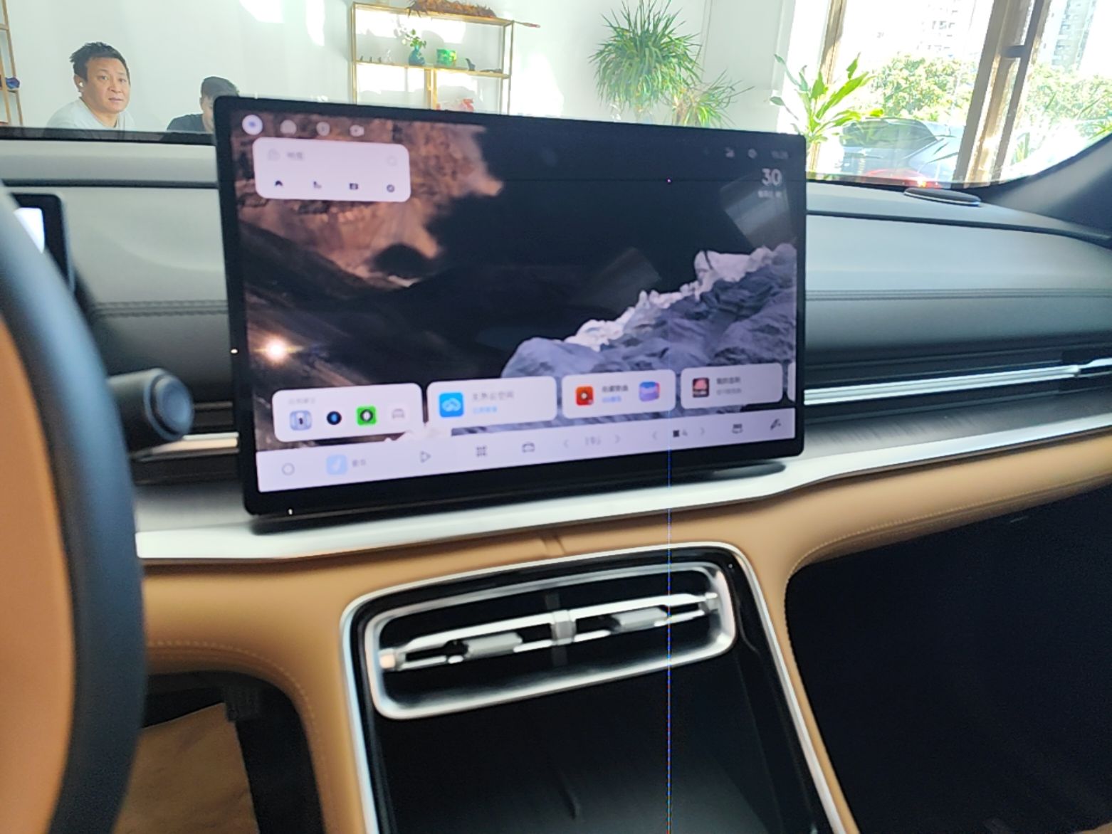 Geely Galaxy A7 2025 Model EM-i 70km Luxury Edition — снимка 15