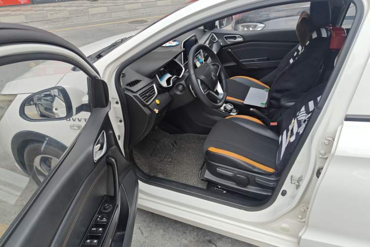 Used Baojun 310 2017 1.5L Automatic Fashion Model