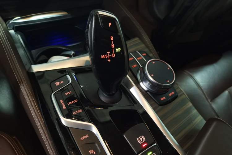 Used BMW 5 Series New Energy 2019 Updated Version 530Le Luxury Package Gear Lever