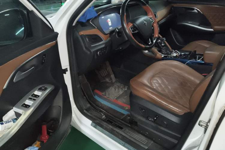 Used BORGWARD BX7 2016 28T Four-Wheel Drive Flagship Version 5 Seats Driver Seat