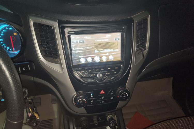 Used Changan CS35 2014 1.6L Automatic Luxury Model China IV Standard