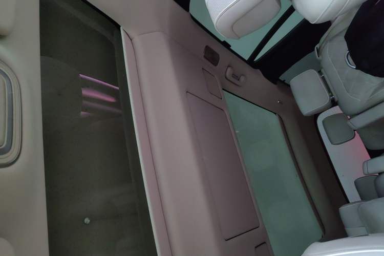 Used Nio ES8 2026 Model 6-seat Executive Luxury Edition Headliner