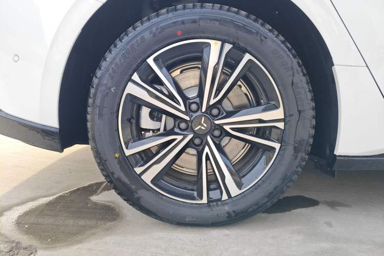 Used Hongqi EH7 2025 600 Smart Selection Edition
