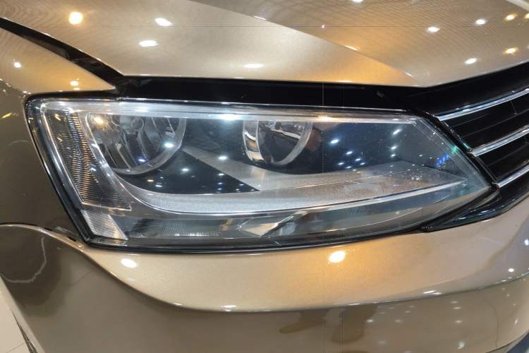 Used Volkswagen Sagitar 2017 230TSI Automatic Comfort Version