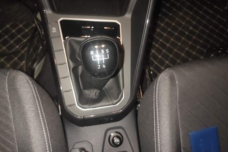 Used Volkswagen Lavida 2023 New Sharp 1.5L Manual New Comfort Edition