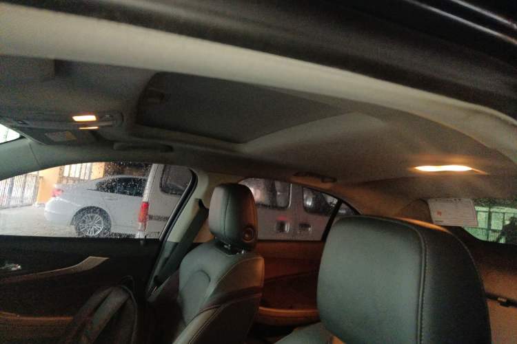 Used Chevrolet Malibu 2017 1.5T Automatic Luxury Edition Headliner