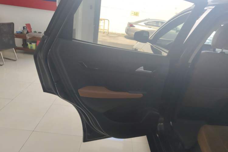 Used Dongfeng Fengdu MX5 2017 2.0L Automatic Urban Edition