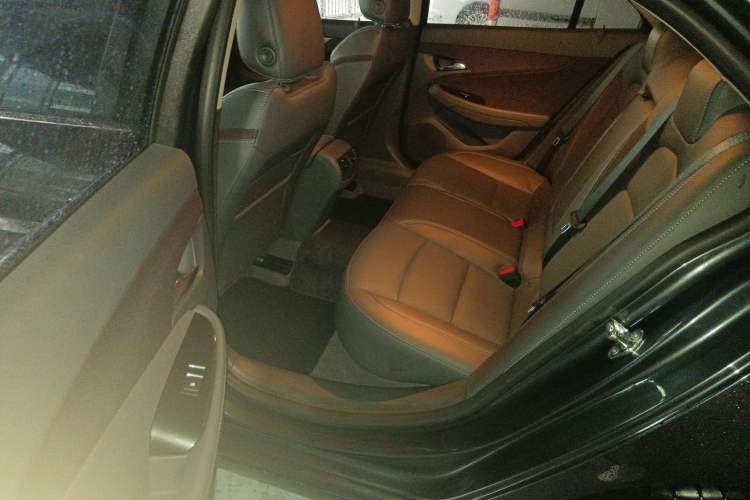 Used Chevrolet Malibu 2017 1.5T Automatic Luxury Edition Left Rear Seat