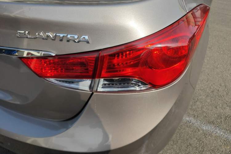 Used Hyundai Elantra (5th Generation / Langdong) 2015 1.6L Manual Leading Model