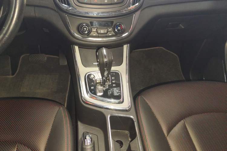 Used Baojun 560 2016 1.8L iAMT Luxury Model
