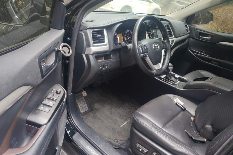 Used Toyota Highlander 2017 2.0T Four-Wheel Drive Black Edition Limited Model