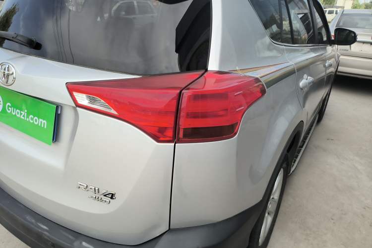 Used Toyota RAV4 2013 2.0L CVT Four-Wheel Drive Fashion Edition Right Rear Taillight