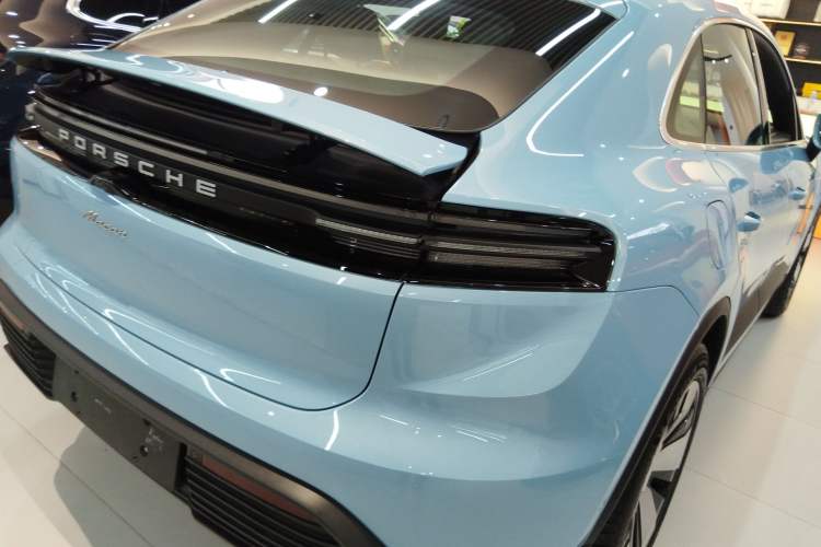 Used Porsche Macan 2024 Macan Long Range Edition