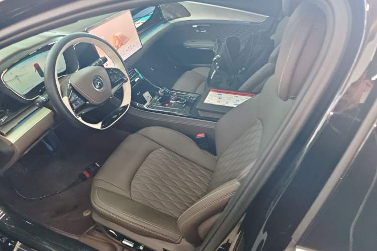 Used BYD Han 2024 DM-i Glory Edition 121KM Prestige Model