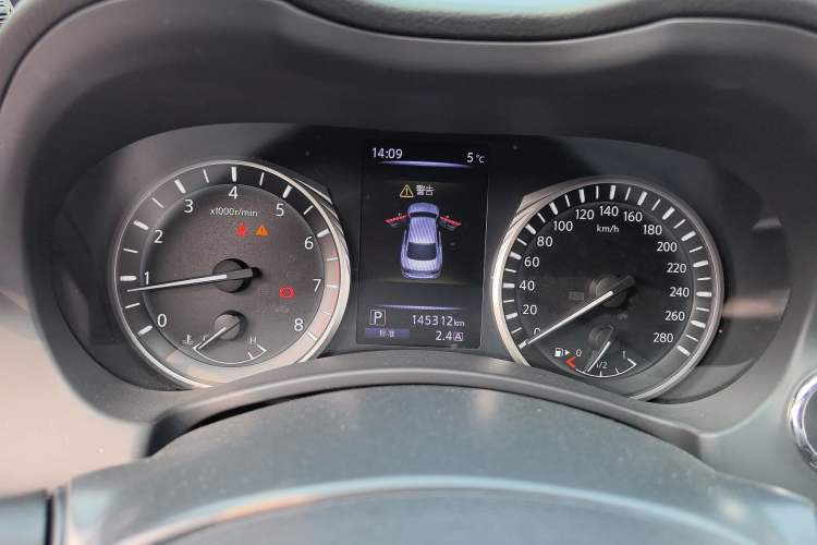 Used Infiniti Q50L 2018 2.0T Enjoyment Version China VI Standard
