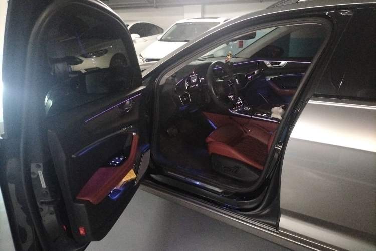 Used Audi A6 2020 allroad quattro Explorer 55 TFSI Prestige Off-Road Model
