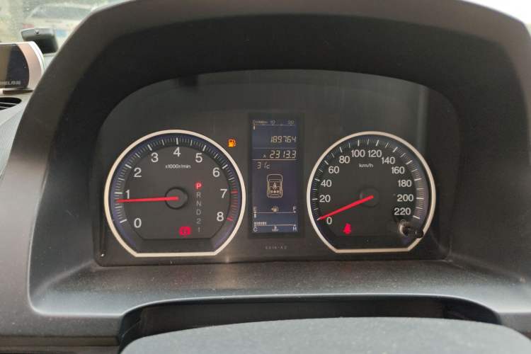 Used Honda CR-V 2010 2.0L automatic two-wheel drive urban version Odometer Close Up