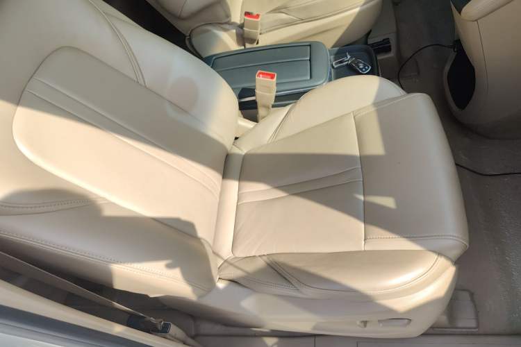 Used Buick GL8 2017 ES 28T Premium Version China V Standard Right Front Seat