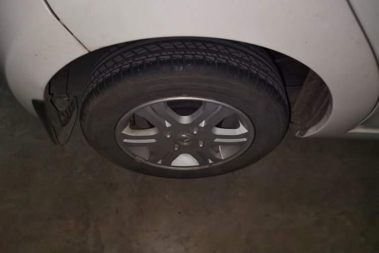 Used CHANGAN Benni mini 2012 1.0L Manual Fashion Edition China IV Standard Right Front Wheel Hub