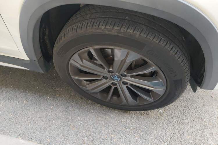 Used BYD Song New Energy 2019 Song EV500 Smart Connect Luxe Model Right Front Wheel Hub