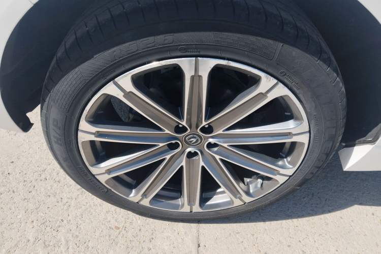 Used CHANGAN UNI-K 2021 2.0T Prestige Edition Right Rear Wheel Hub