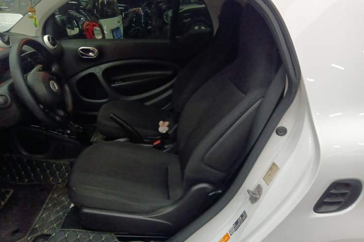 Used smart fortwo 2018 1.0L 52kW Hardtop Dynamic Version China V