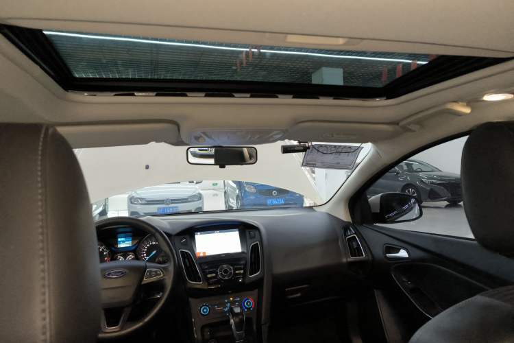 Used Ford Focus 2018 Sedan Classic 1.6L Automatic Trendy SmartDrive Edition