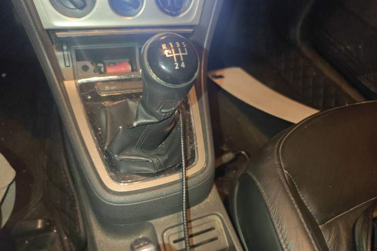 Used Volkswagen Lavida 2013 1.6L Manual Comfort Edition Gear Lever