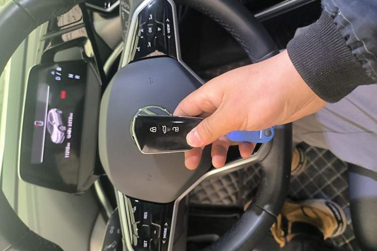 Used Volkswagen ID.4 CROZZ 2022 Long-Range Lite PRO Edition Vehicle Key