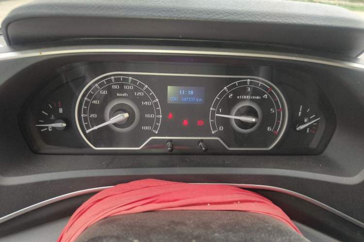 Used SAIC MAXUS Xintu V80 2021 2.0T Manual Classic Aoyuntong 127 PS Mid-axle Mid-roof 6/7/8/9-Seater
