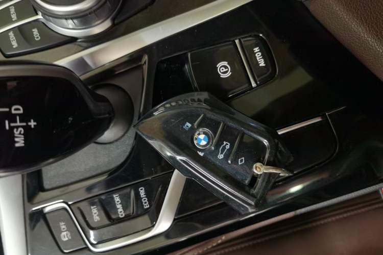 Used BMW 5 Series 2021 Updated Version 525Li Luxury Package Vehicle Key