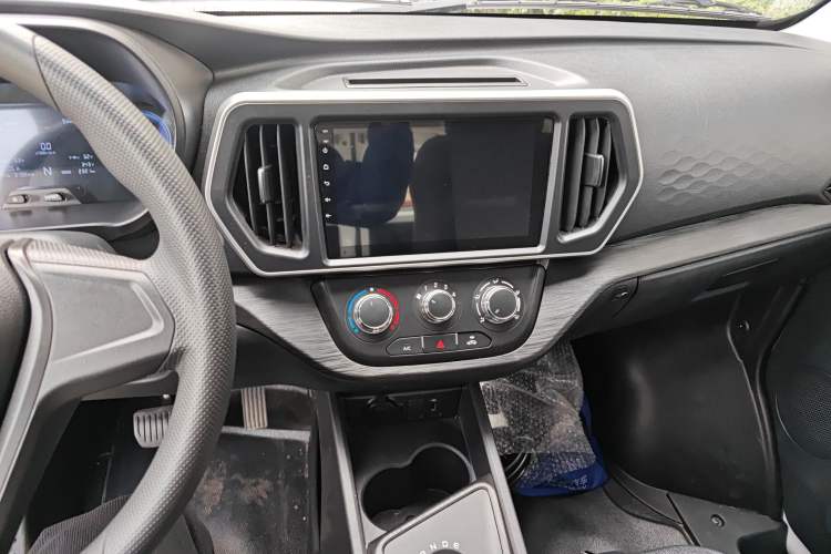 Used Chana Ruixing EM60 2025 Model, Elite Type, 6 Seats, 300 km, Side Doors