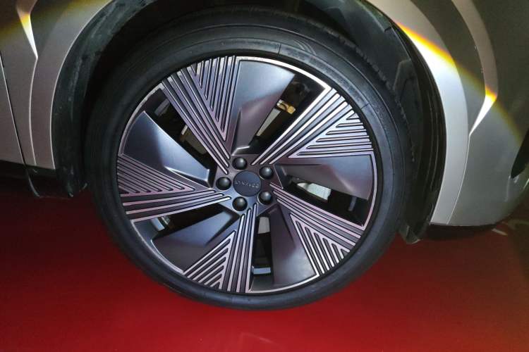 Used Lynk & Co 08 EM-P 2023 120km Long-Range Pro
