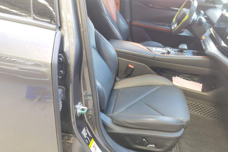 Used CHANGAN UNI-V 2022 1.5T Prestige Version
