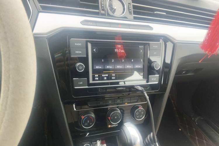 Used Volkswagen Magotan 2019 330TSI DSG Leading Edition China V Standard Audio And AC Panel