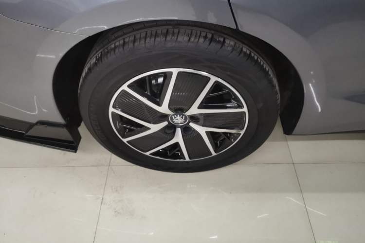 Used BYD Qin L 2025 DM-i Smart Drive 120KM Leading Model