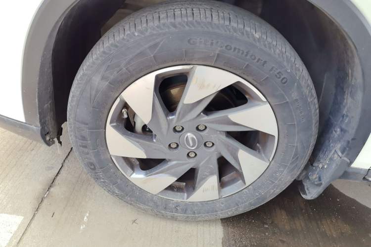 Used GAC Trumpchi GS4 2022 270T Automatic Smart Drive Navigation Edition Left Front Wheel Hub