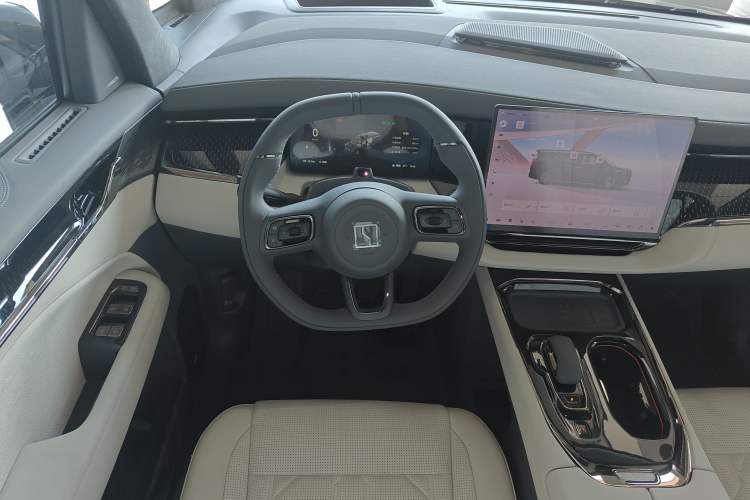 Used Zeekr 009 2024 7-Seater Aisle Version 108 kWh